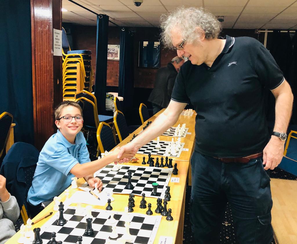 GM Jon Speelman wins 19 but loses 2 and draws 3 in simul: See the games here